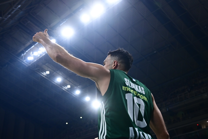 Κώστας Σλούκας: Ο ηγέτης που άλλαξε στρατόπεδο και οδήγησε τον Παναθηναϊκό ξανά στην κορυφή της Ευρώπης