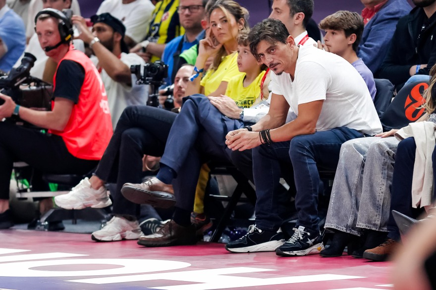 Ο Δημήτρης Γιαννακόπουλος πανηγύρισε μαζί με τα παιδιά του το 7ο και έριξε σπόντα για τον Ολυμπιακό - Δείτε φωτογραφίες