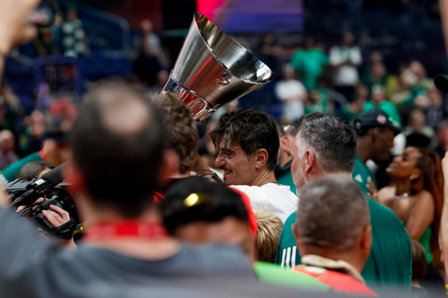 Σήκωσε το 7ο στο Βερολίνο ο Παναθηναϊκός - Η απονομή στους πρωταθλητές - Βίντεο, φωτογραφίες