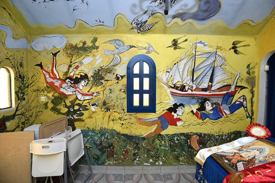 Μητροπολίτης Μεσογαίας: «Τερατογραφήματα» τα έργα Μυταρά στον ναό του Σουνίου