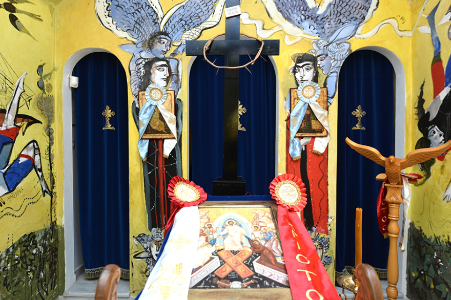 Μητροπολίτης Μεσογαίας: «Τερατογραφήματα» τα έργα Μυταρά στον ναό του Σουνίου