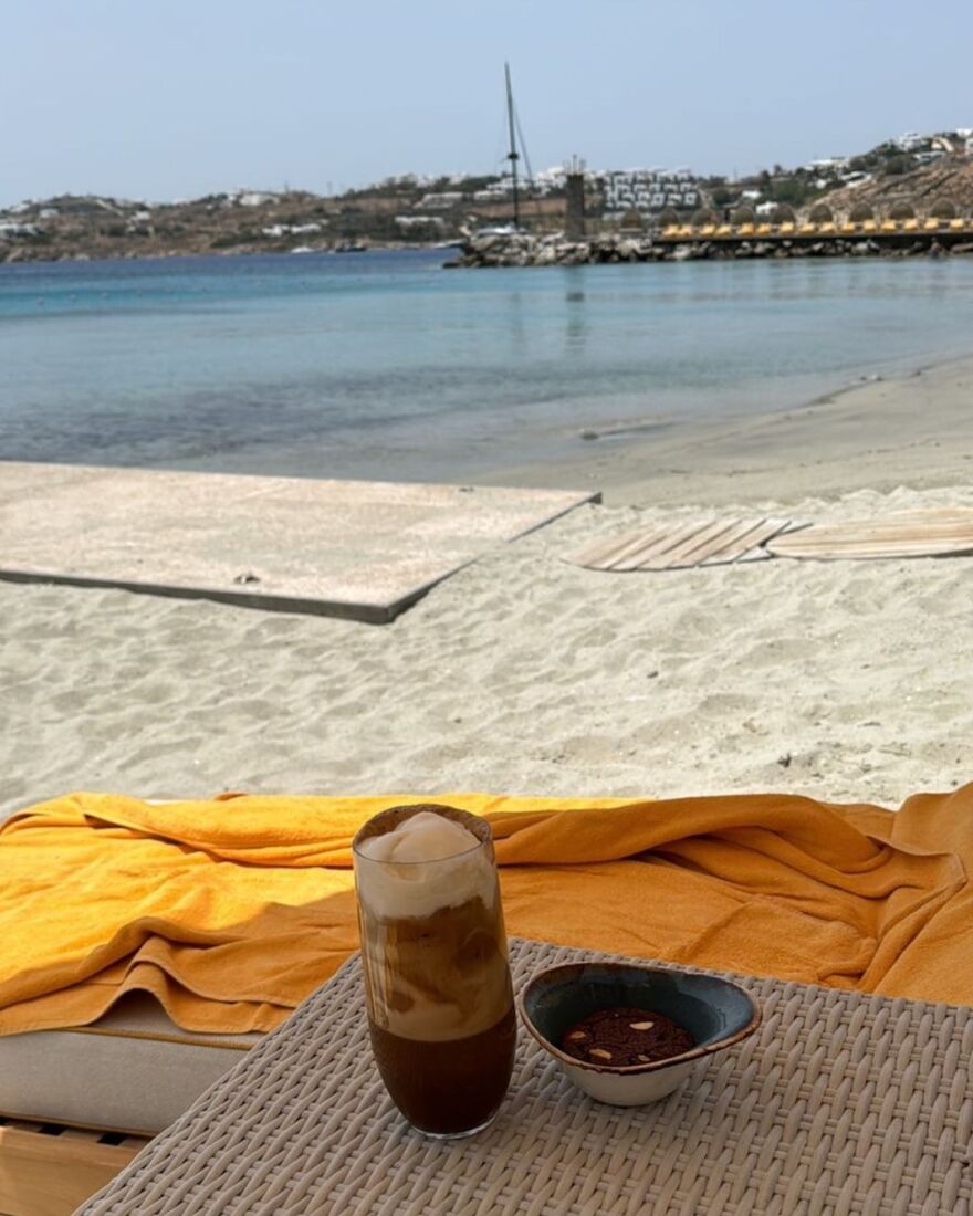 Λίντσεϊ Λόχαν: Οι φωτογραφίες από το ταξίδι της στη Μύκονο με τον σύζυγό της 