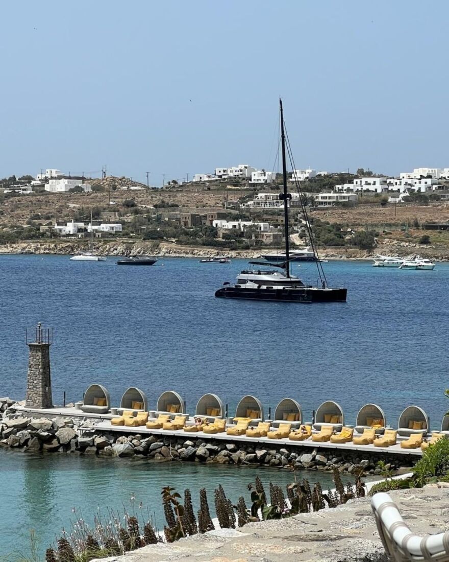 Λίντσεϊ Λόχαν: Οι φωτογραφίες από το ταξίδι της στη Μύκονο με τον σύζυγό της 