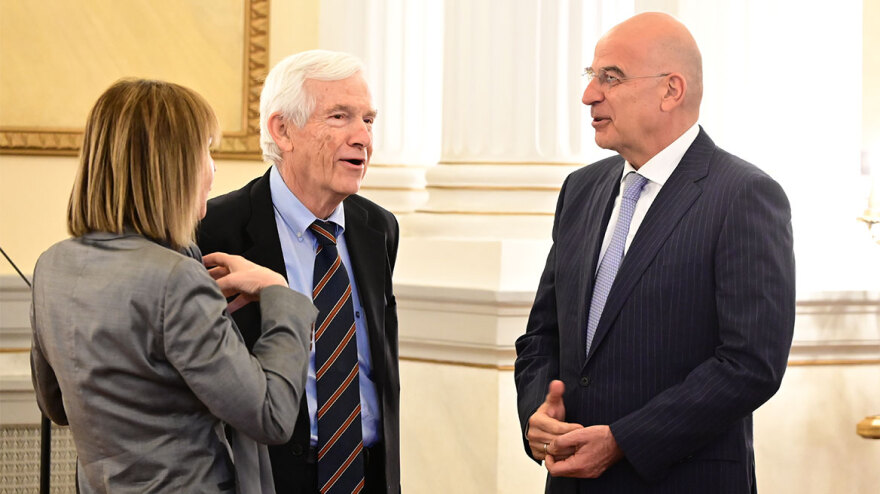 Σακελλαροπούλου: Παρασημοφόρησε τον εφοπλιστή Παναγιώτη Λασκαρίδη - Φωτογραφίες