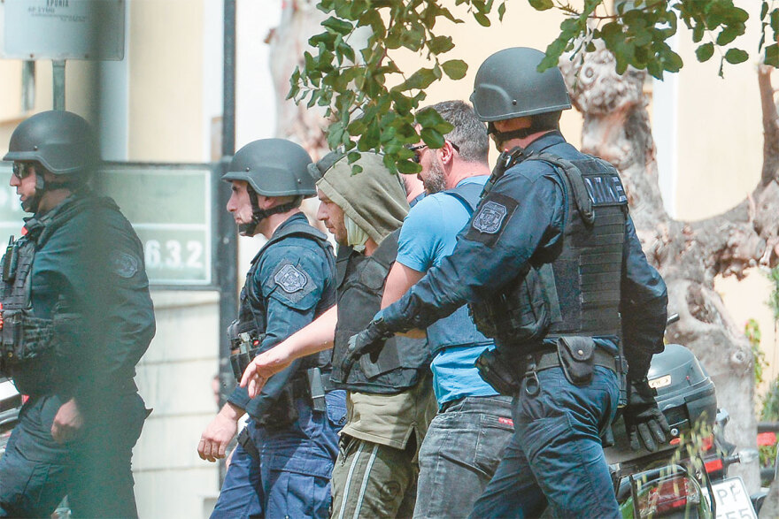 Έκρηξη ενδοοικογενειακής βίας: 50 συλλήψεις ανδρών καθημερινά για βιαιοπραγίες κατά γυναικών