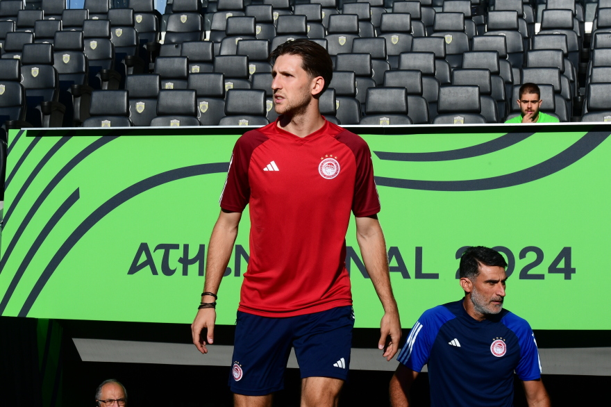 Ρέτσος για τον τελικό του Ολυμπιακού στο Conference League: Θέλουμε να κρατήσουμε την κούπα στην Ελλάδα 