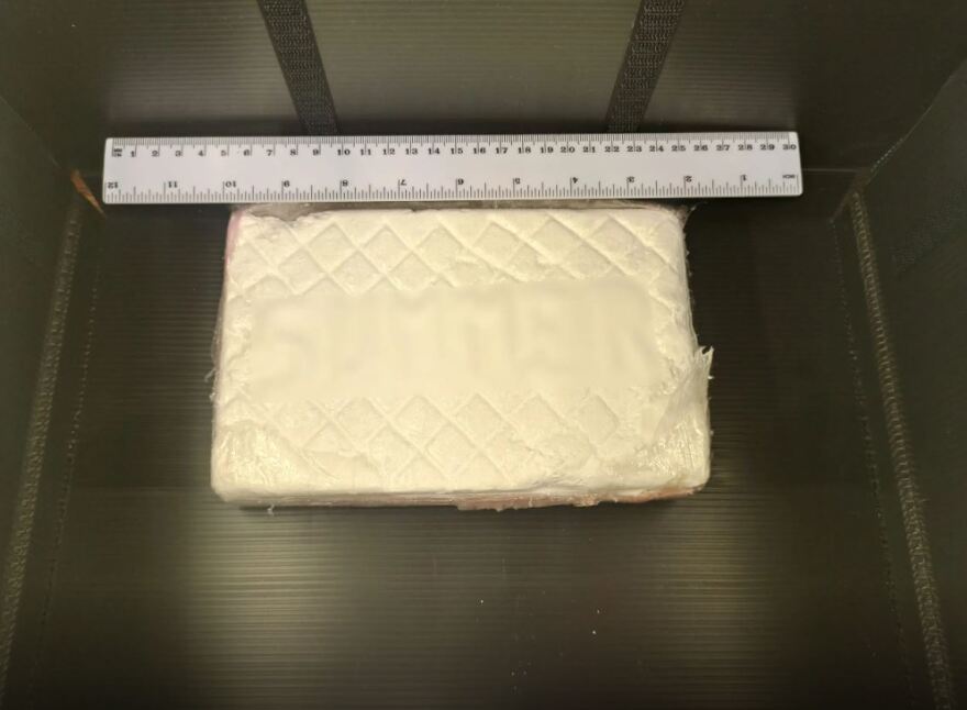 ΕΛΑΣ: Φωτογραφίες και βίντεο από την κατάσχεση των 100 κιλών κοκαΐνης σε κοντέινερ στο λιμάνι του Πειραιά