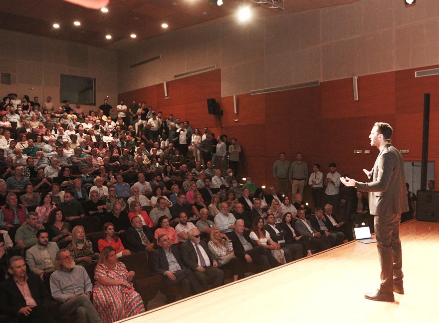 Μανώλης Χριστοδουλάκης: Να σηκώσουμε το ΠΑΣΟΚ ξανά ψηλά