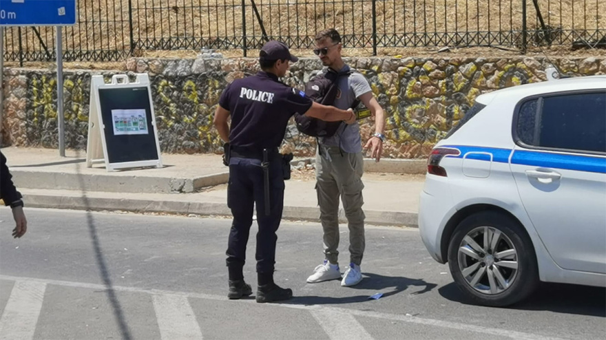 Conference League: Στην OPAP Arena συνοδεία περιπολικών και τζιπ της ΕΛ.ΑΣ η Φιορεντίνα - Δείτε βίντεο και φωτογραφίες