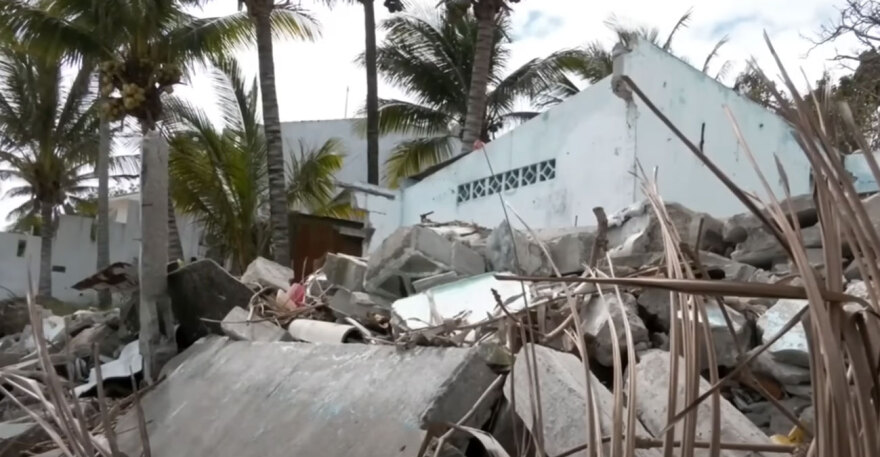 Las Barrancas: To πρώτο χωριό που βυθίζεται, ίσως σωθεί από... τα δέντρα του