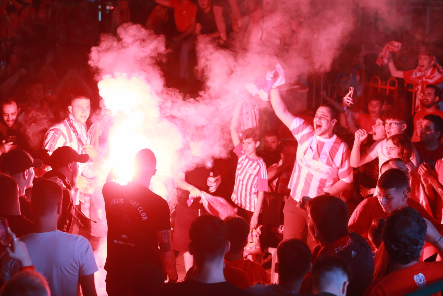 Ολυμπιακός: Δείτε τι έγινε στον Πειραιά τη στιγμή που έκανε το 1-0 με τη Φιορεντίνα