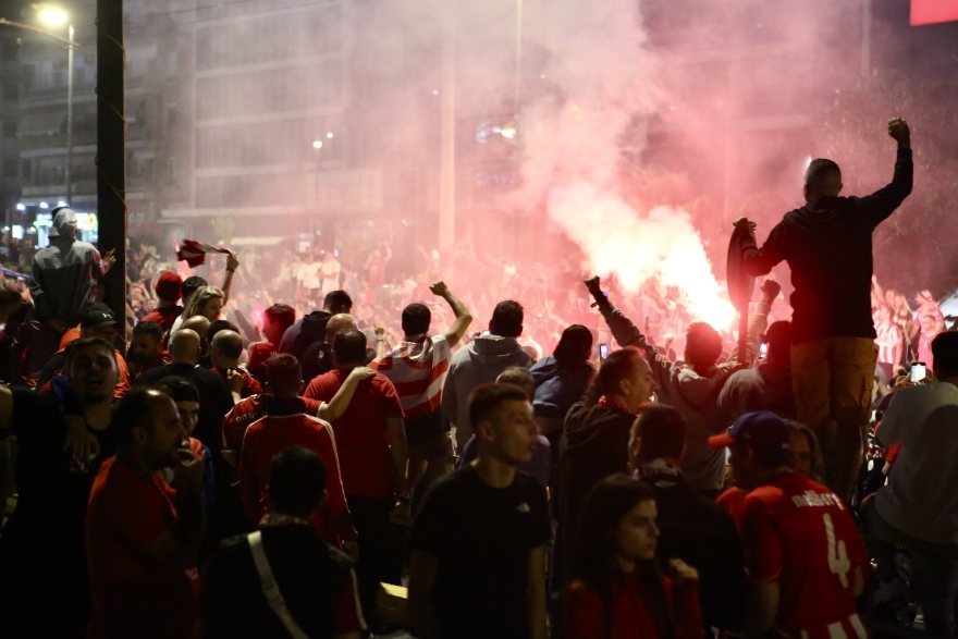 Ολυμπιακός: Δείτε τι έγινε στον Πειραιά τη στιγμή που έκανε το 1-0 με τη Φιορεντίνα