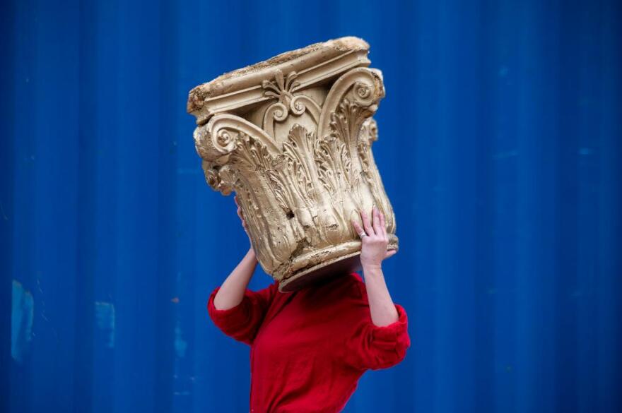 «Κουταλιανοί ή Το βάρος της ιστορίας»: Μια παράσταση εμπνευσμένη από τους Μικρασιάτες μασίστες στο Μέγαρο Μουσικής Αθηνών