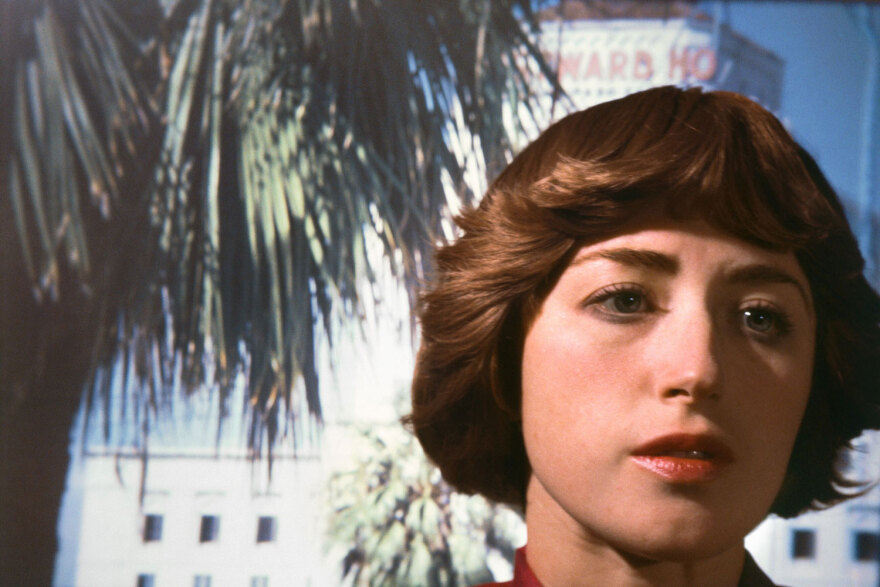 «Cindy Sherman at Cycladic: Πρώιμα έργα»