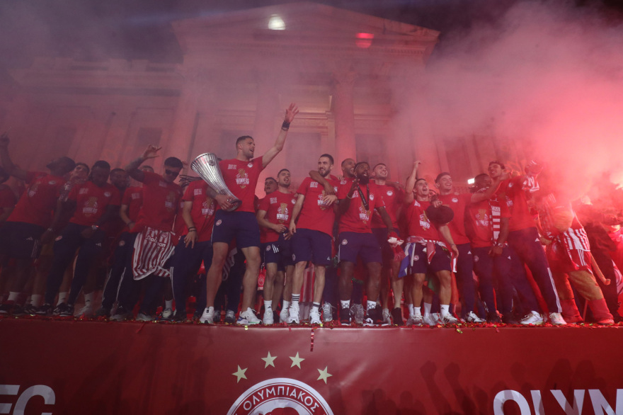 Ολυμπιακός: Δείτε τι έγινε στον Πειραιά τη στιγμή που έκανε το 1-0 με τη Φιορεντίνα