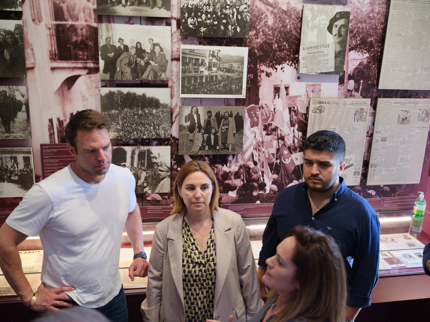 Μεταξύ Περισσού και… Θρύλου ο Κασσελάκης για τον «πυλώνα της Κεντροαριστεράς»