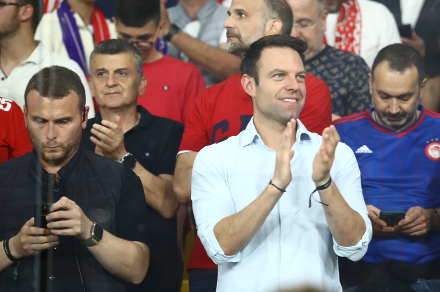 Μεταξύ Περισσού και… Θρύλου ο Κασσελάκης για τον «πυλώνα της Κεντροαριστεράς»