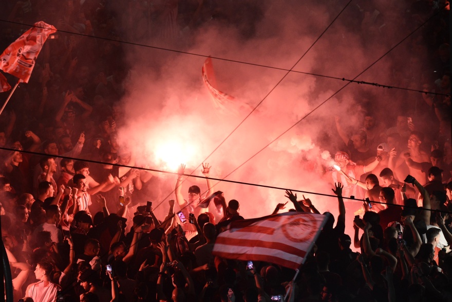 Ολυμπιακός: Δείτε τι έγινε στον Πειραιά τη στιγμή που έκανε το 1-0 με τη Φιορεντίνα