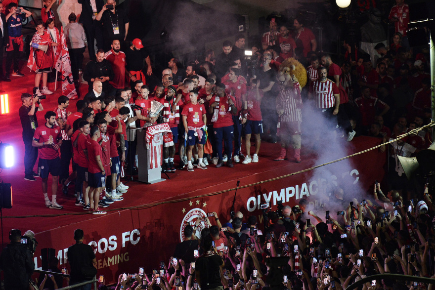 Ολυμπιακός: Δείτε τι έγινε στον Πειραιά τη στιγμή που έκανε το 1-0 με τη Φιορεντίνα