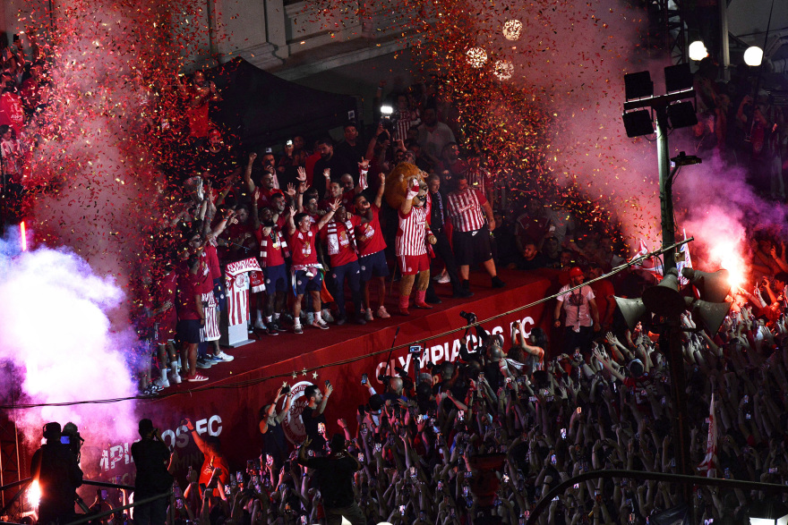 Ολυμπιακός: Δείτε τι έγινε στον Πειραιά τη στιγμή που έκανε το 1-0 με τη Φιορεντίνα