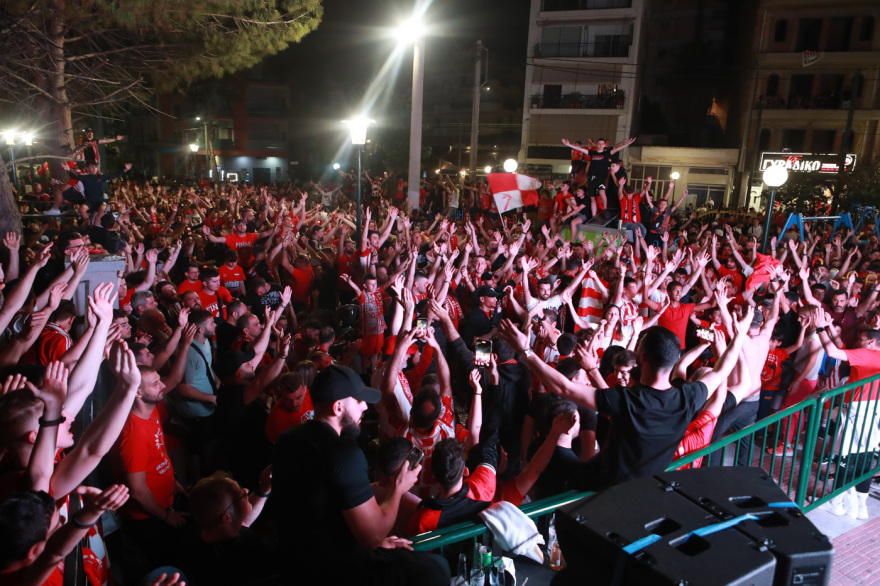 Ολυμπιακός: Δείτε τι έγινε στον Πειραιά τη στιγμή που έκανε το 1-0 με τη Φιορεντίνα