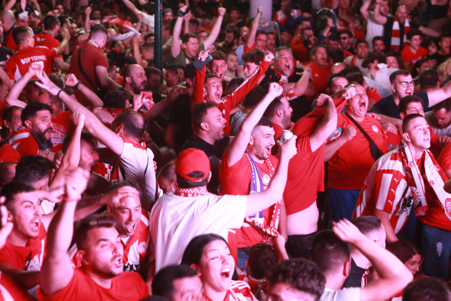 Ολυμπιακός: Δείτε τι έγινε στον Πειραιά τη στιγμή που έκανε το 1-0 με τη Φιορεντίνα