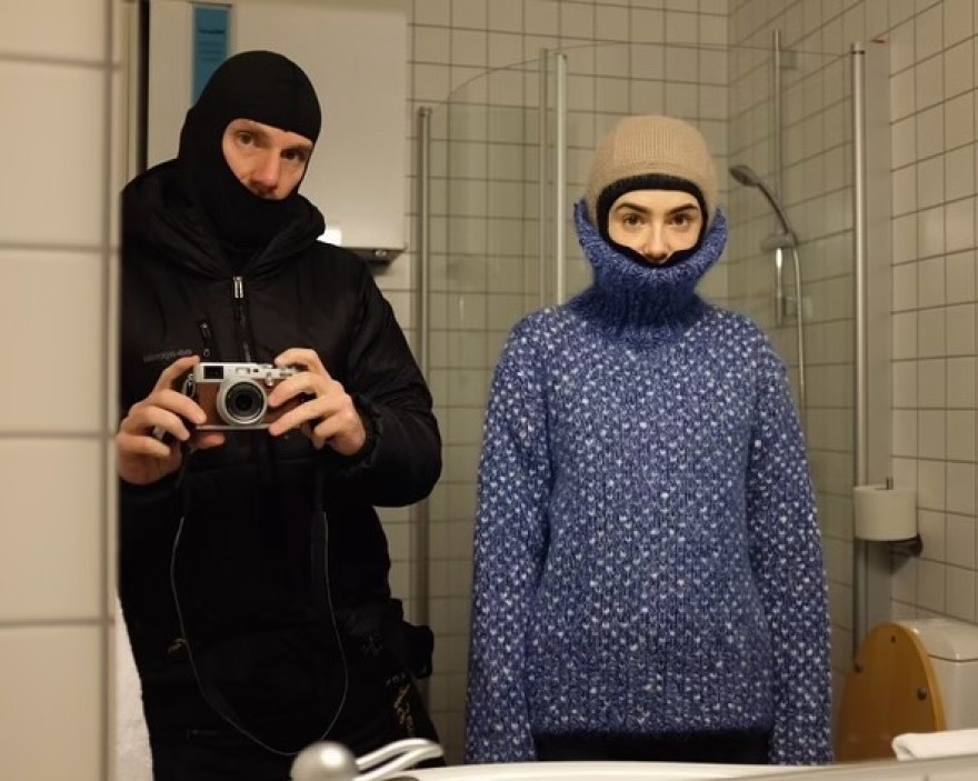 Λίλι Κόλινς: Η δημόσια ερωτική εξομολόγηση στον σύζυγό της - Μου άλλαξε τη ζωή με κάθε δυνατό τρόπο