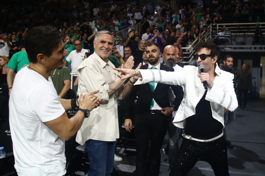 Παναθηναϊκός: Στην οροφή του ΟΑΚΑ το λάβαρο με το 7ο αστέρι 