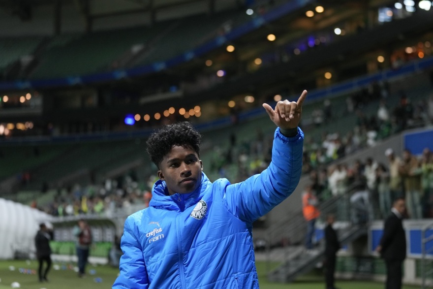 Έντρικ: Έκλαψε στο «αντίο» του στην Παλμέιρας πριν μετακομίσει οριστικά στη Μαδρίτη - Δείτε φωτογραφίες