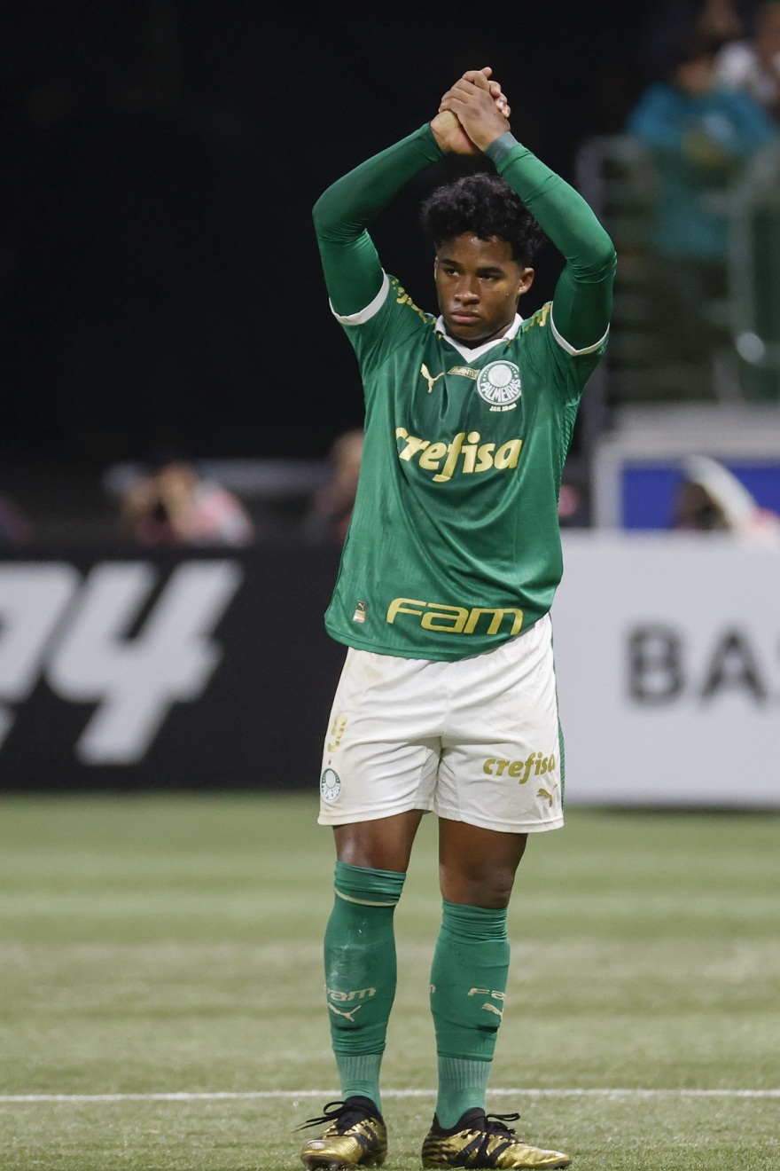 Έντρικ: Έκλαψε στο «αντίο» του στην Παλμέιρας πριν μετακομίσει οριστικά στη Μαδρίτη - Δείτε φωτογραφίες