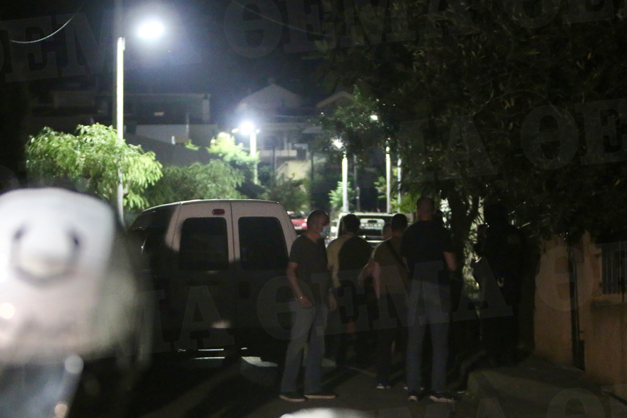 Θρίλερ στα Λιόσια με απανθρακωμένη σορό άνδρα - Εξετάζεται αν τον σκότωσε ο γιος του