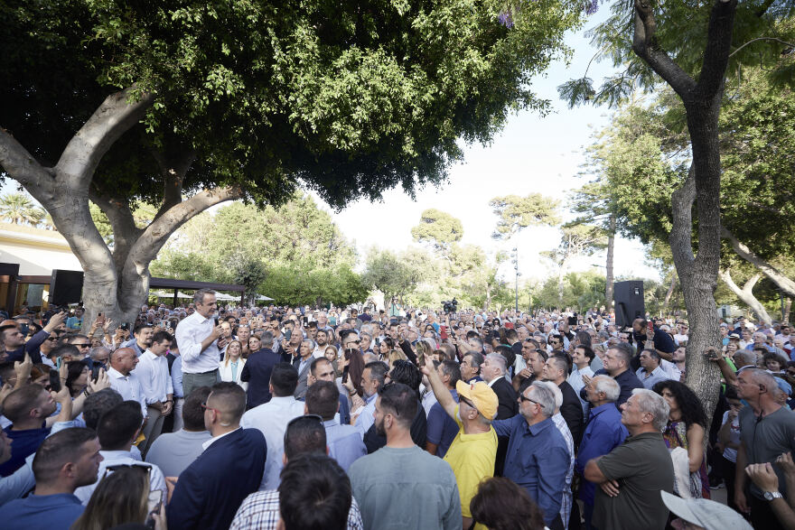 Μαντινάδα Μητσοτάκη: «Ο Κρητικός το χρέος του θα κάνει και θα κόψει από τον λαϊκισμό ακόμη ένα πλοκάμι»