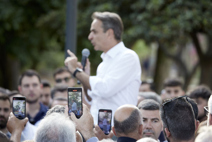 Μαντινάδα Μητσοτάκη: «Ο Κρητικός το χρέος του θα κάνει και θα κόψει από τον λαϊκισμό ακόμη ένα πλοκάμι»