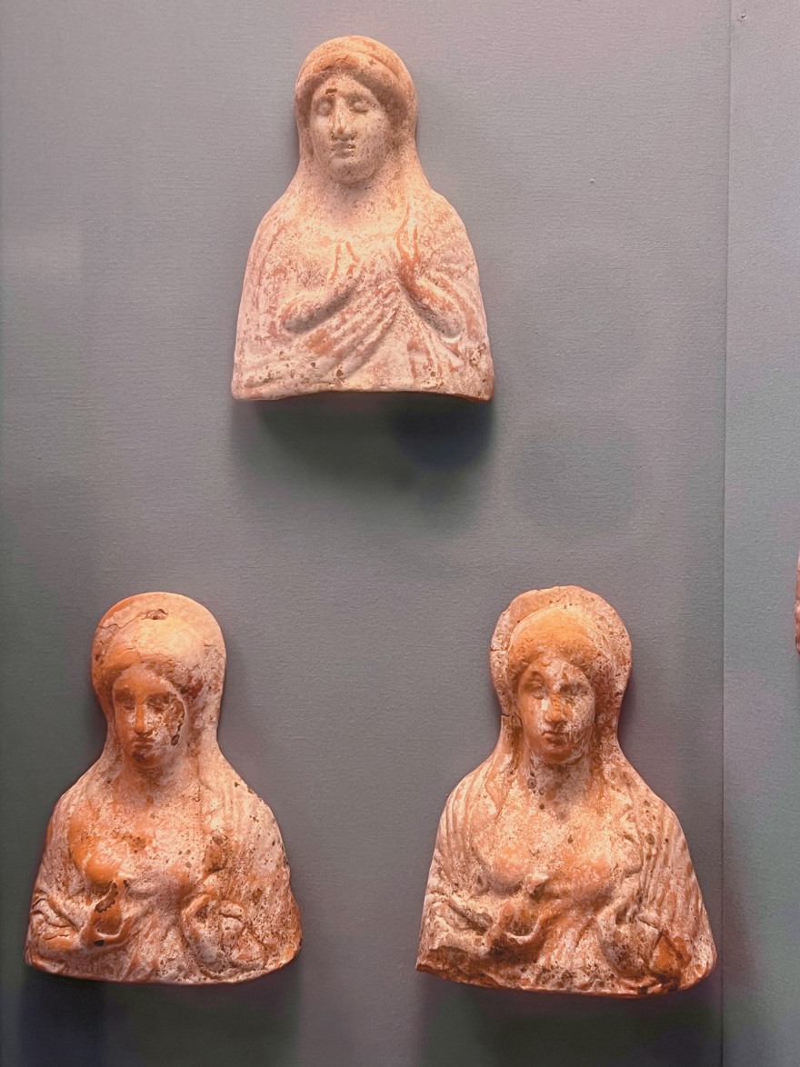 Αμφίπολη: Νέα μοναδικά αριστουργήματα - Οι πανέμορφες γυναίκες από την ανασκαφή