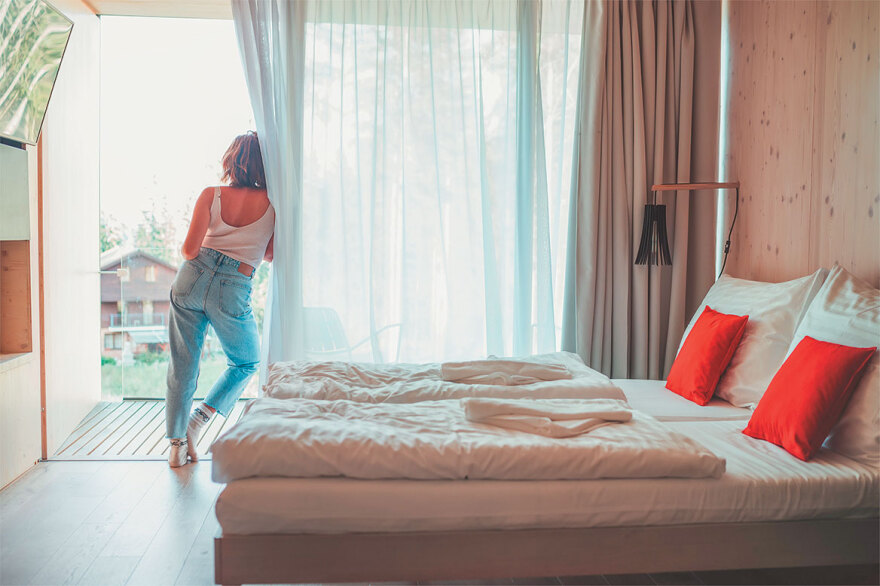 Μέτρα ετοιμάζει η κυβέρνηση: Ημερολογιακό πλαφόν στους τρεις μήνες για τα Airbnb 