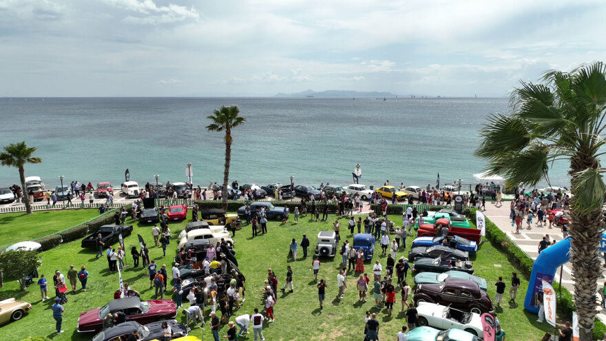 Άλιμος: Μέγα πλήθος στην «Κυριακή των κλασικών» - Πάνω από 35.000 κόσμου απόλαυσαν τα συλλεκτικά οχήματα πλάι στη θάλασσα