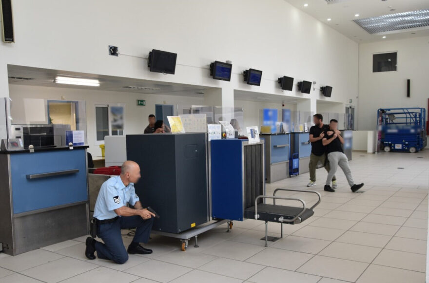 Αλεξανδρούπολη: Άσκηση με περιστατικό ομηρίας υλοποιήθηκε στο αεροδρόμιο - Φωτογραφίες