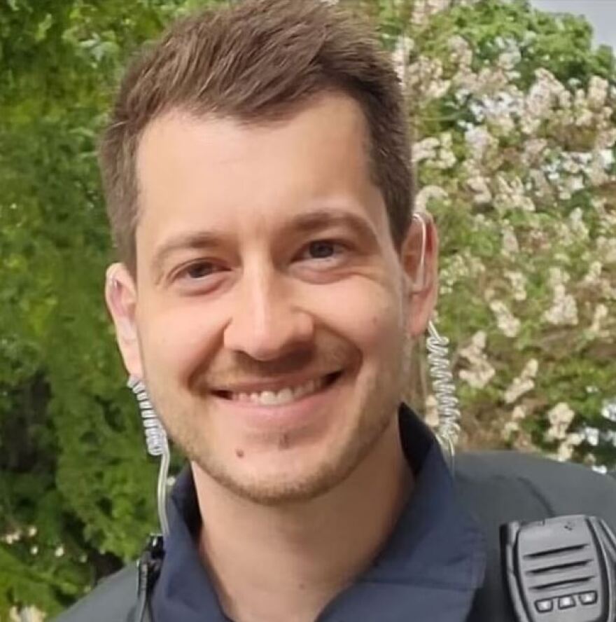 Γερμανία: Θρήνος για τον 29χρονο αστυνομικό που μαχαιρώθηκε από τον 25χρονο Αφγανό - «Έδωσε τη ζωή του για να προστατεύσει άλλους»