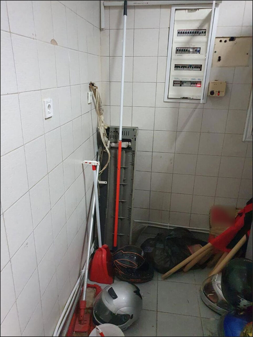 Λοστούς, κοντάρια και κράνη βρήκαν στην κατάληψη στο στέκι Primavera του ΑΠΘ – Δείτε φωτογραφίες