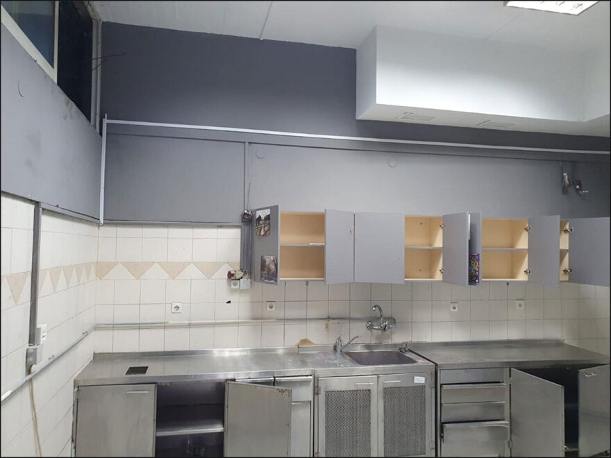 Λοστούς, κοντάρια και κράνη βρήκαν στην κατάληψη στο στέκι Primavera του ΑΠΘ – Δείτε φωτογραφίες