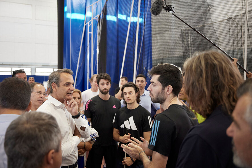 Μητσοτάκης: Συνάντησε Τεντόγλου και Καραλή στο ΟΑΚΑ - «Ενθαρρυντικό ότι οι πρωταθλητές μας εκφράζουν ικανοποίηση»