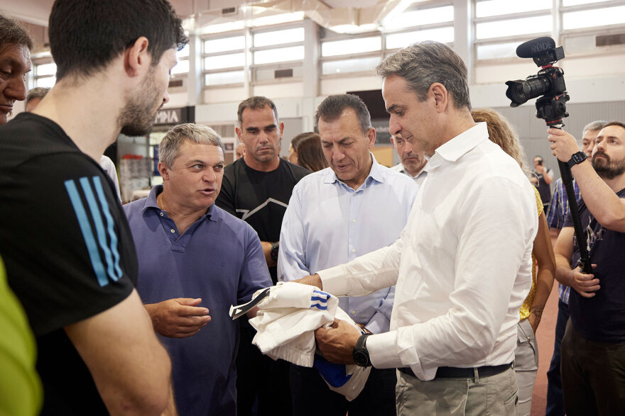 Μητσοτάκης: Συνάντησε Τεντόγλου και Καραλή στο ΟΑΚΑ - «Ενθαρρυντικό ότι οι πρωταθλητές μας εκφράζουν ικανοποίηση»