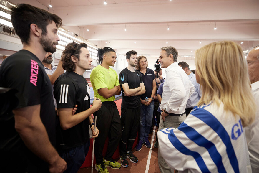 Μητσοτάκης: Συνάντησε Τεντόγλου και Καραλή στο ΟΑΚΑ - «Ενθαρρυντικό ότι οι πρωταθλητές μας εκφράζουν ικανοποίηση»