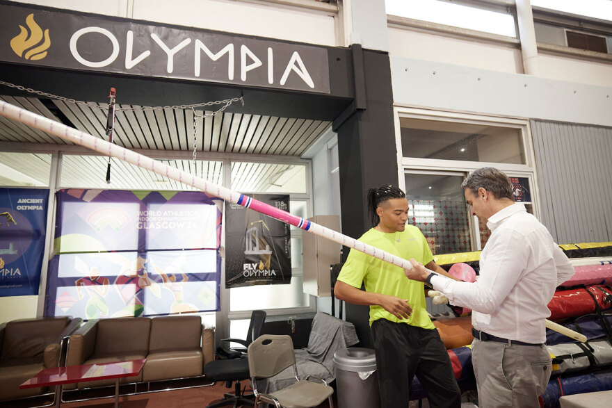 Μητσοτάκης: Συνάντησε Τεντόγλου και Καραλή στο ΟΑΚΑ - «Ενθαρρυντικό ότι οι πρωταθλητές μας εκφράζουν ικανοποίηση»