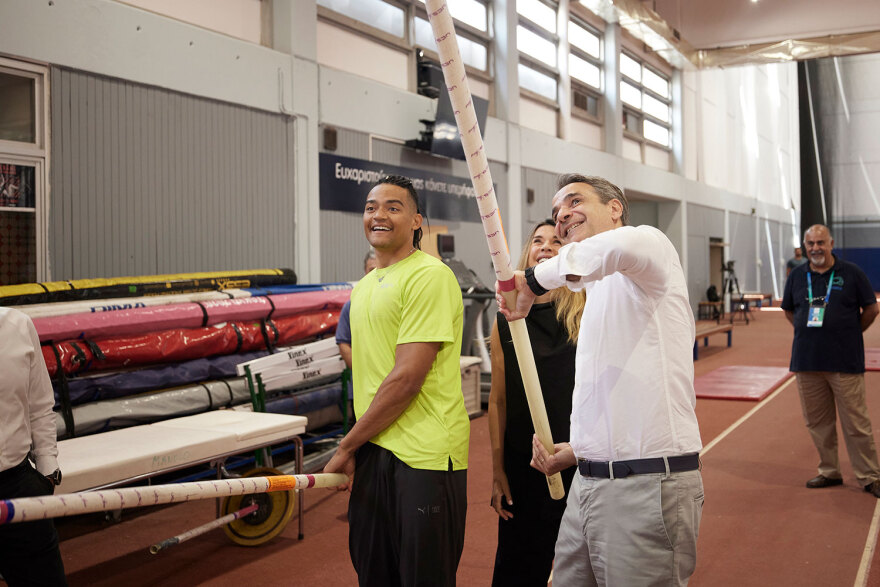 Μητσοτάκης: Συνάντησε Τεντόγλου και Καραλή στο ΟΑΚΑ - «Ενθαρρυντικό ότι οι πρωταθλητές μας εκφράζουν ικανοποίηση»