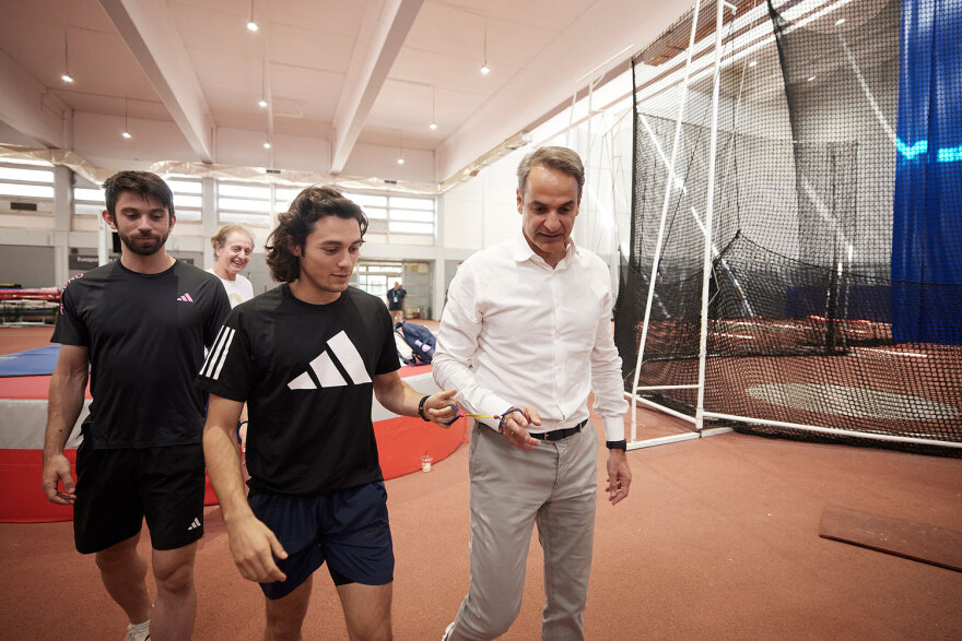 Μητσοτάκης: Συνάντησε Τεντόγλου και Καραλή στο ΟΑΚΑ - «Ενθαρρυντικό ότι οι πρωταθλητές μας εκφράζουν ικανοποίηση»