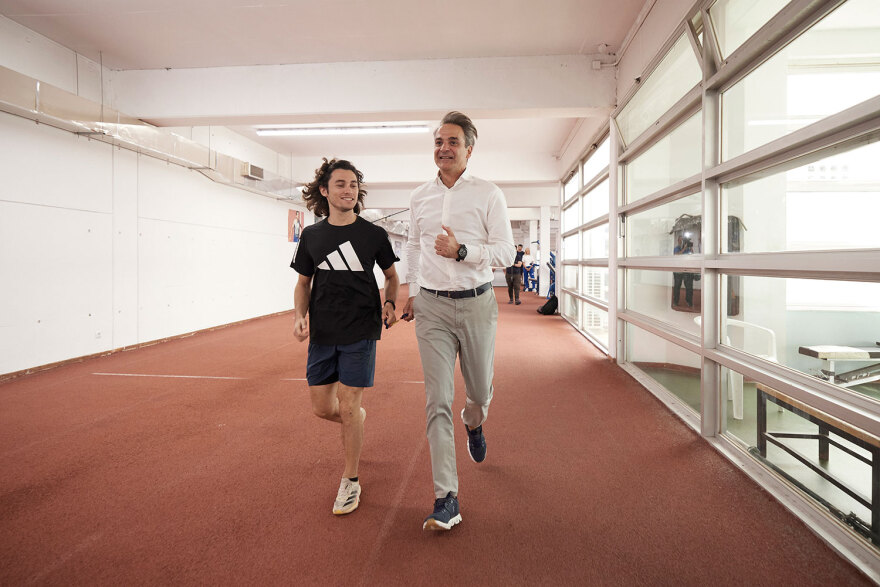 Μητσοτάκης: Συνάντησε Τεντόγλου και Καραλή στο ΟΑΚΑ - «Ενθαρρυντικό ότι οι πρωταθλητές μας εκφράζουν ικανοποίηση»