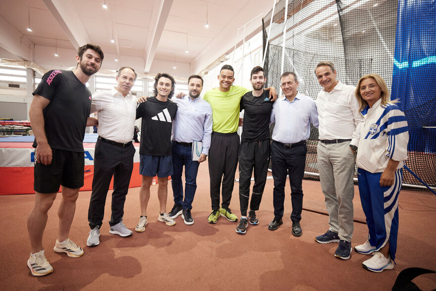 Μητσοτάκης: Συνάντησε Τεντόγλου και Καραλή στο ΟΑΚΑ - «Ενθαρρυντικό ότι οι πρωταθλητές μας εκφράζουν ικανοποίηση»