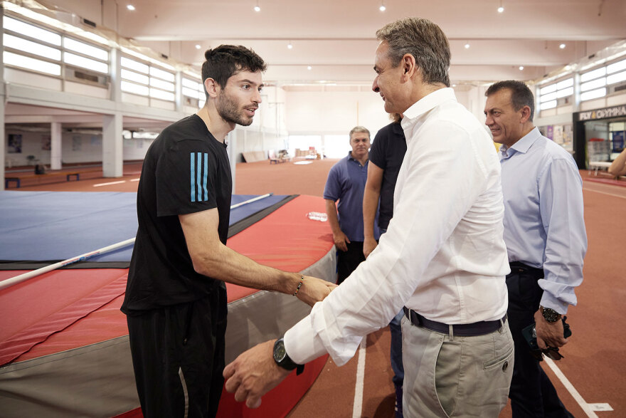 Μητσοτάκης: Συνάντησε Τεντόγλου και Καραλή στο ΟΑΚΑ - «Ενθαρρυντικό ότι οι πρωταθλητές μας εκφράζουν ικανοποίηση»