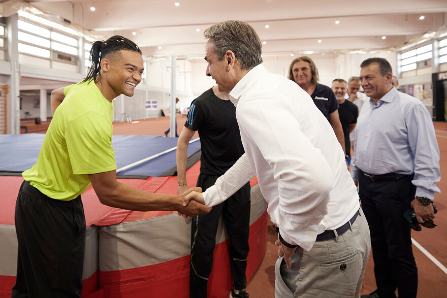 Μητσοτάκης: Συνάντησε Τεντόγλου και Καραλή στο ΟΑΚΑ - «Ενθαρρυντικό ότι οι πρωταθλητές μας εκφράζουν ικανοποίηση»